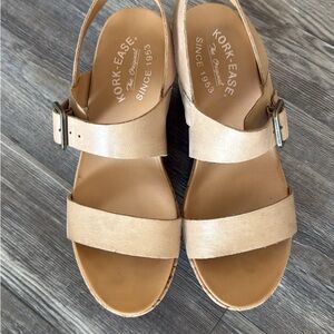 Kork-Ease Tan Sandals Minimalist Two-Strap Design size 6